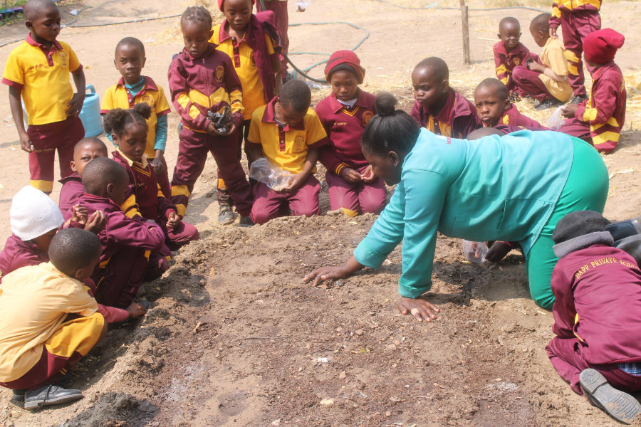 Young children in the process of learning by doing